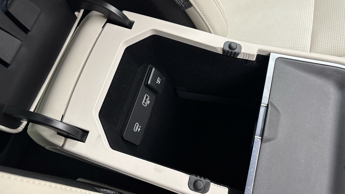 Jaguar I-PACE Image 31