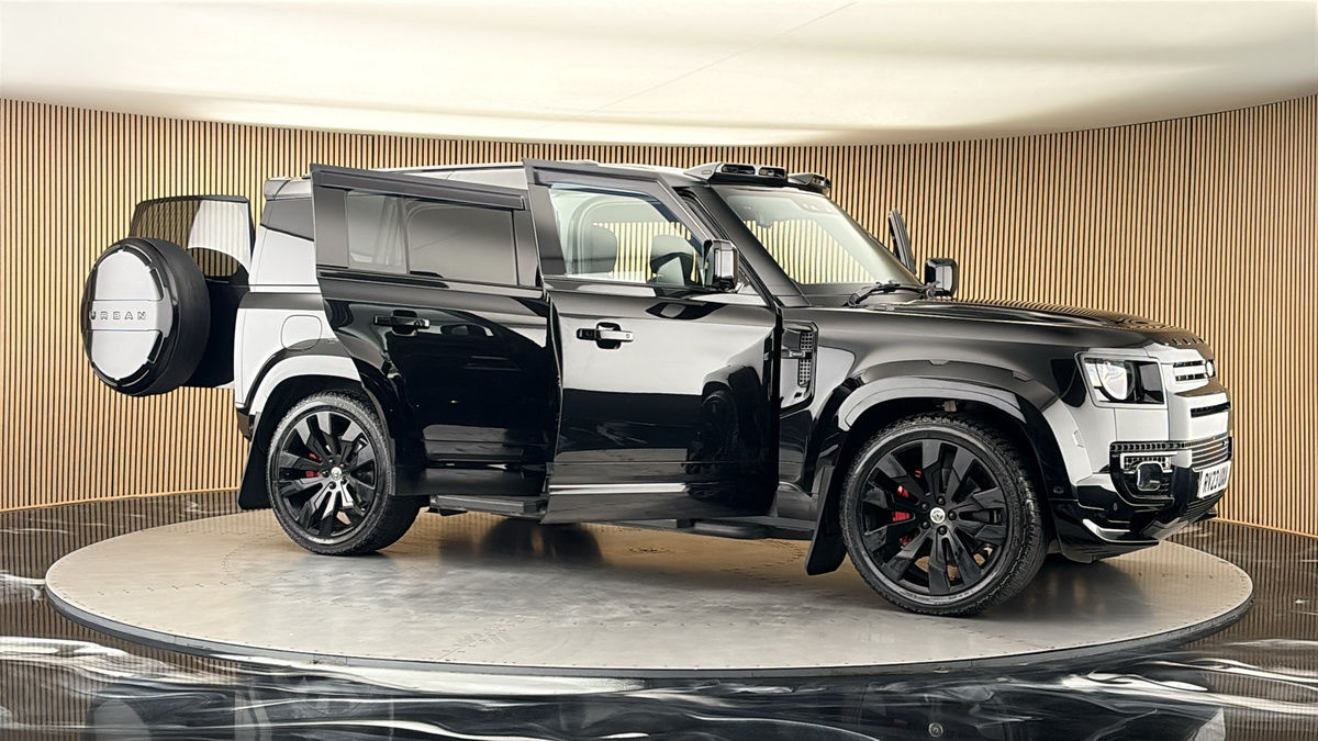 More views of Land Rover Defender 110