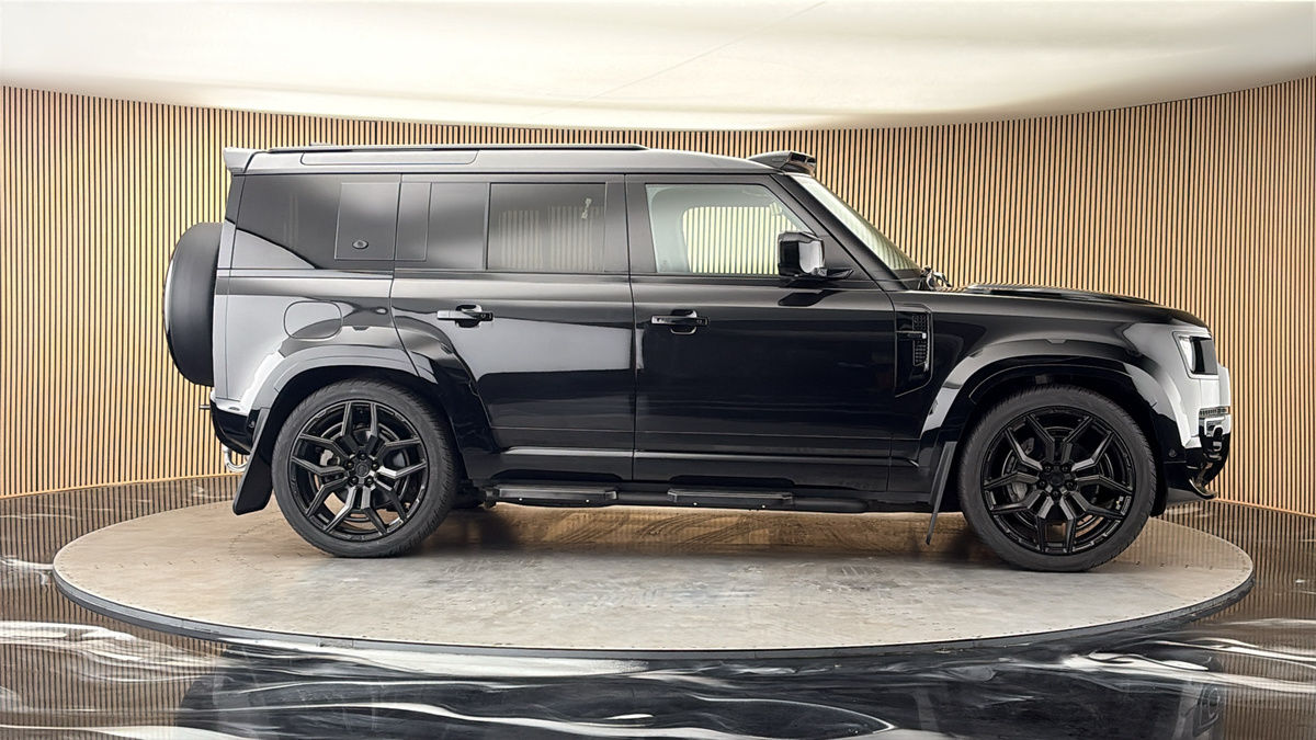 More views of Land Rover Defender 110