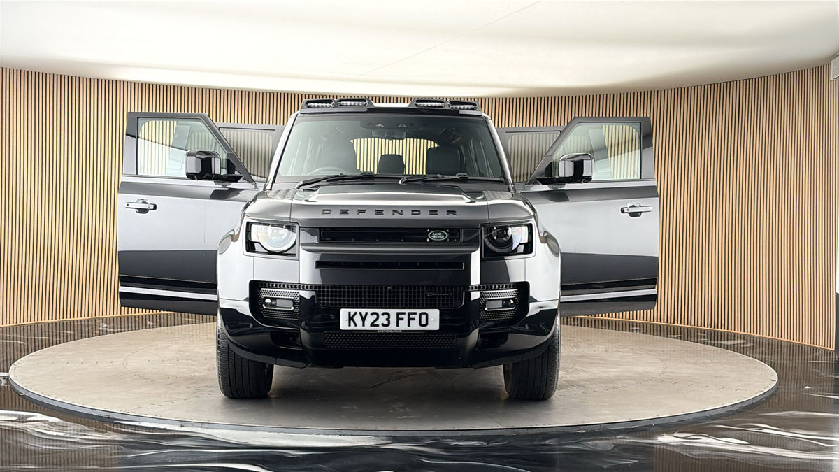 More views of Land Rover Defender 110