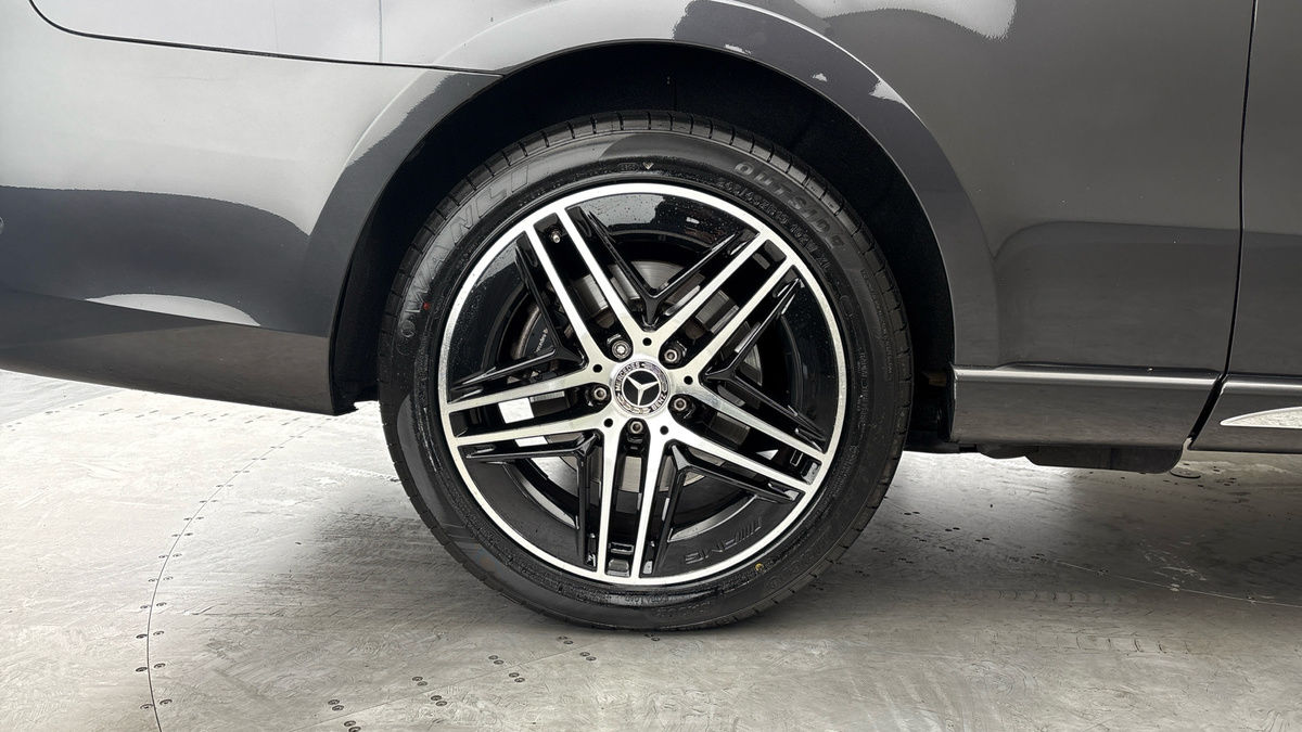 Mercedes-Benz V Class Image 10