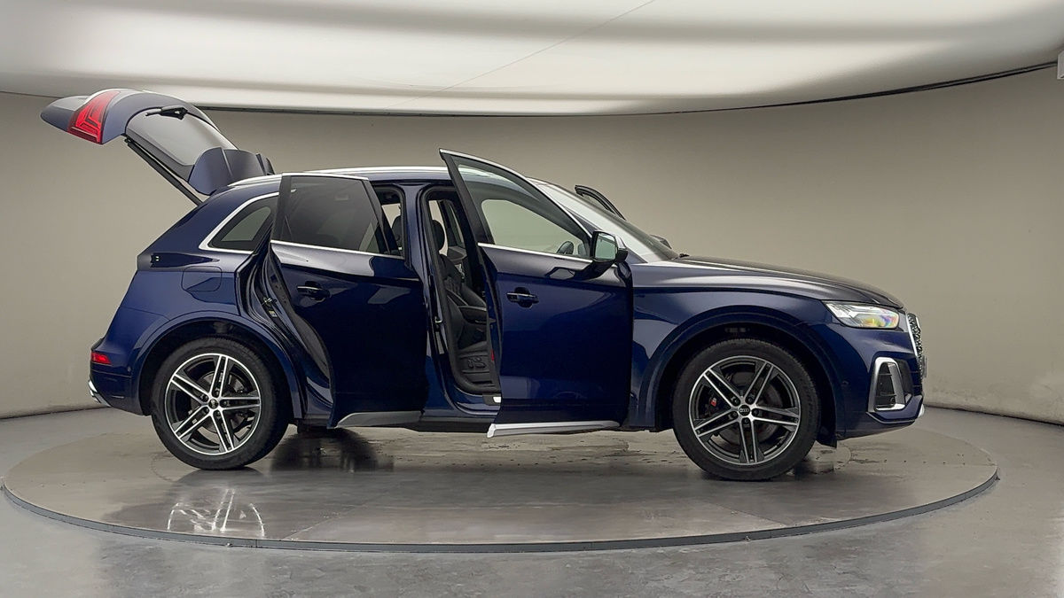 More views of Audi SQ5