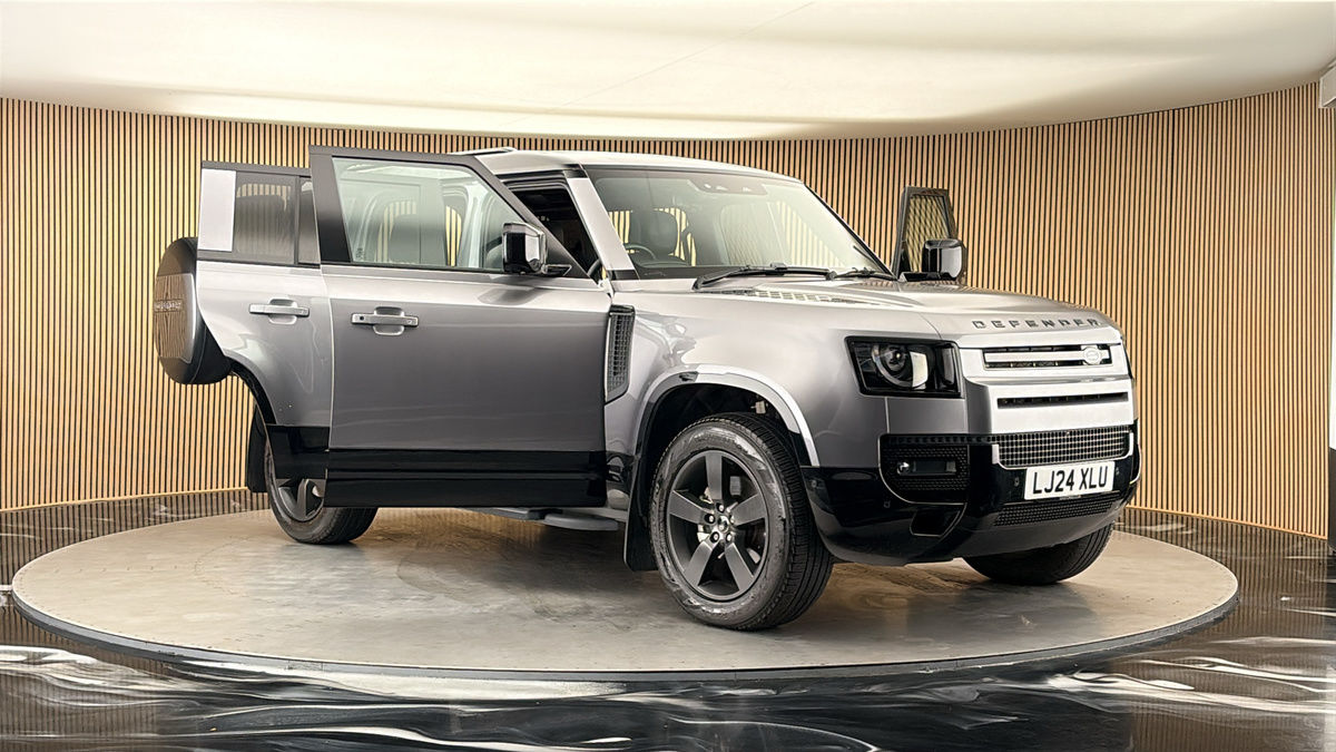 More views of Land Rover Defender 110
