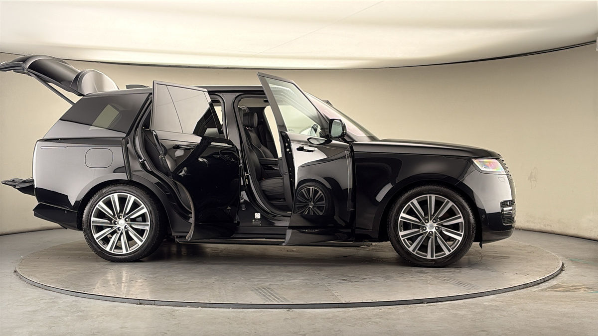 More views of Land Rover Range Rover