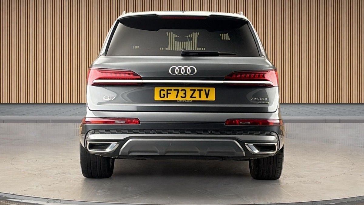 Audi Q7 Image 4