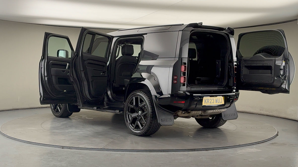 More views of Land Rover Defender 110