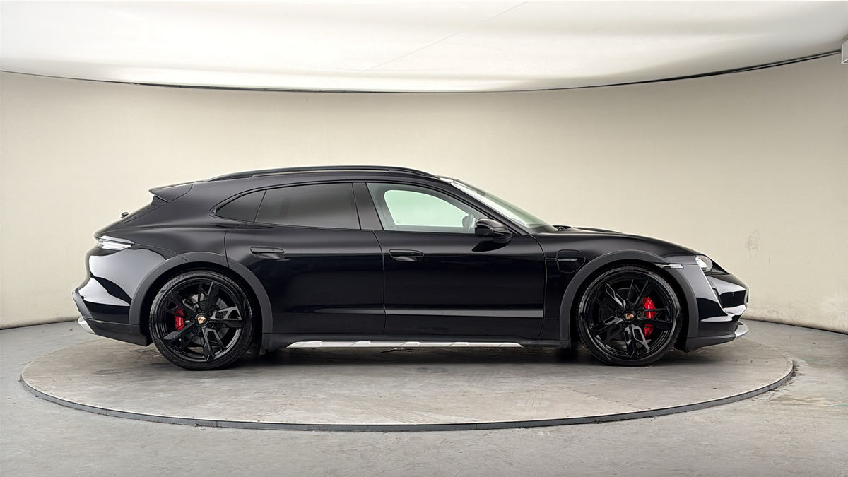 Porsche Taycan Image 16