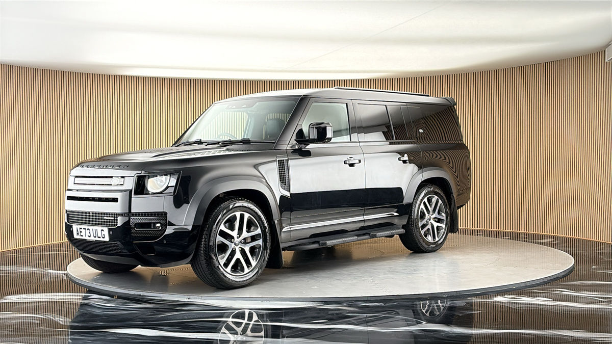 Land Rover Defender 130 Image 20