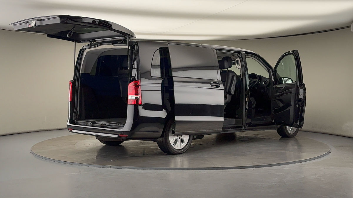 More views of Mercedes-Benz Vito