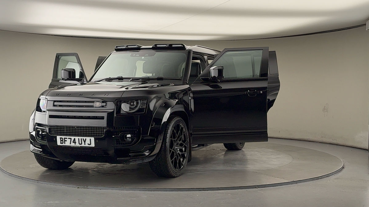 More views of Land Rover Defender 110