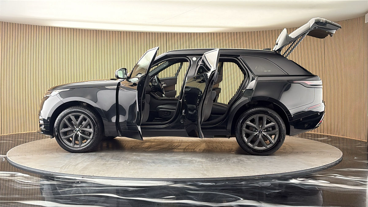 More views of Land Rover Range Rover Velar