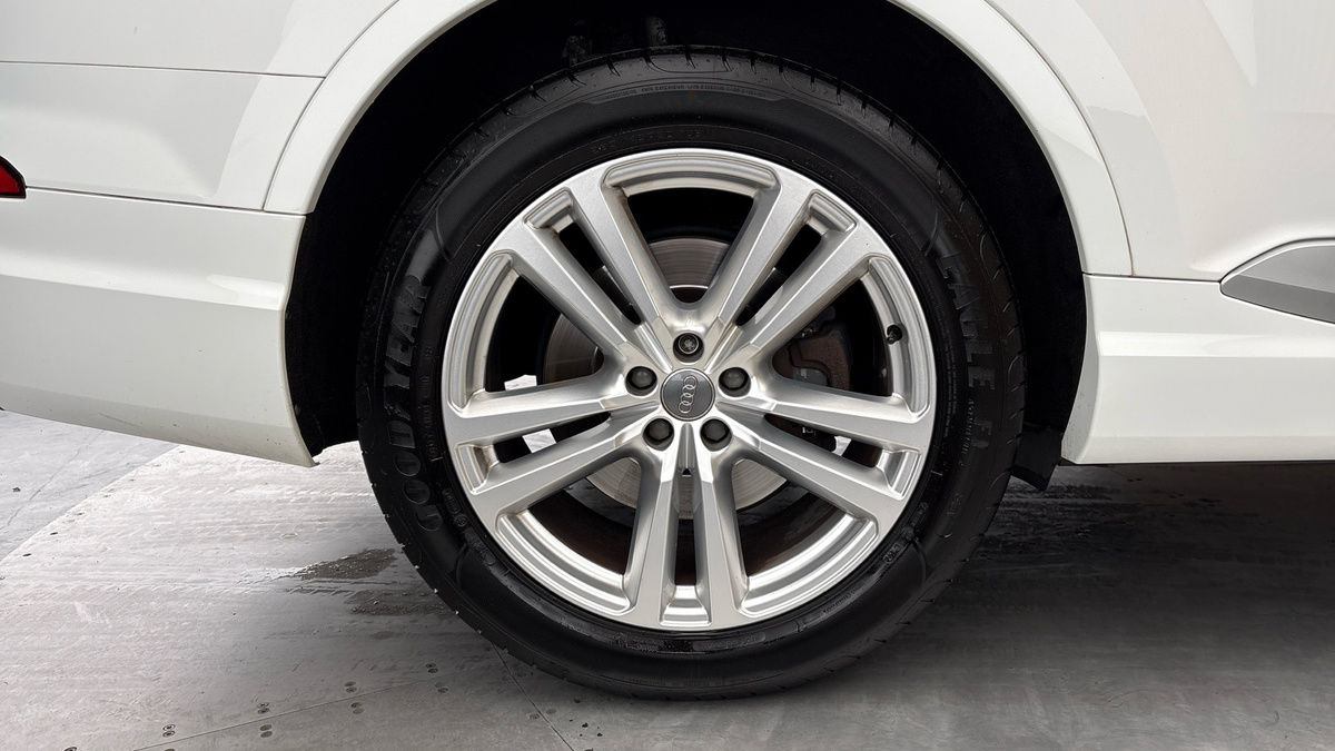 Audi Q7 Image 10