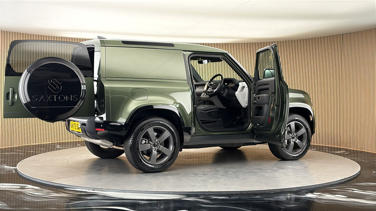 More views of Land Rover Defender 90