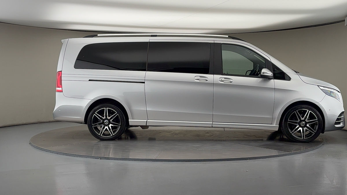 Mercedes-Benz V Class Image 16