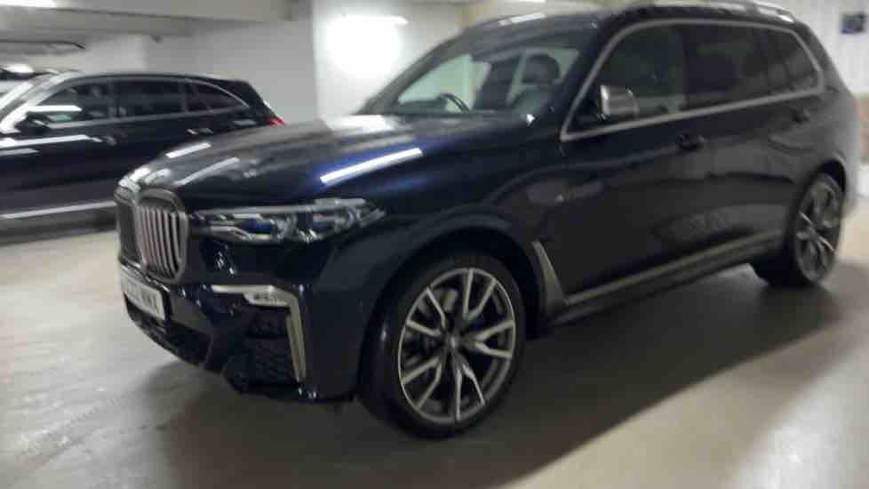 More views of BMW X7