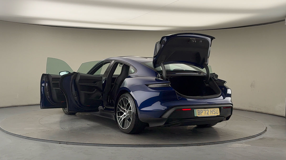 Porsche Taycan Image 24