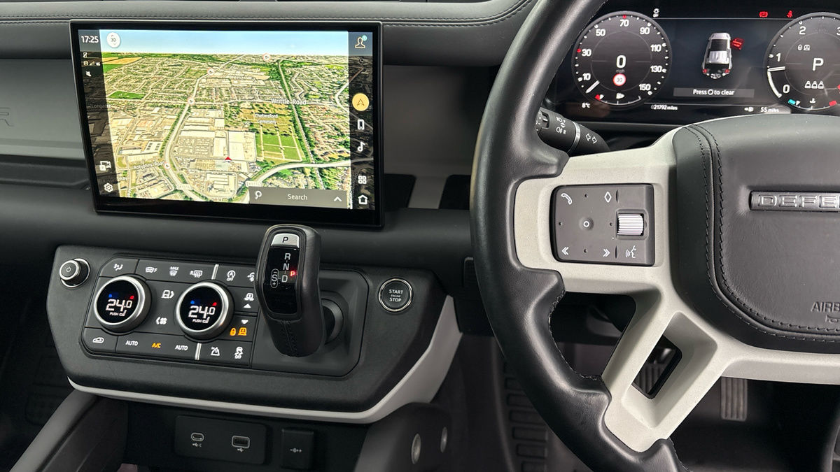 Land Rover Defender 110 Urban Image 13