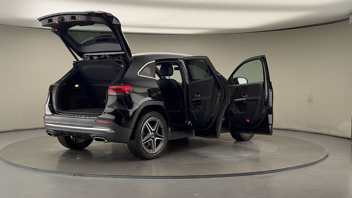 More views of Mercedes-Benz GLA