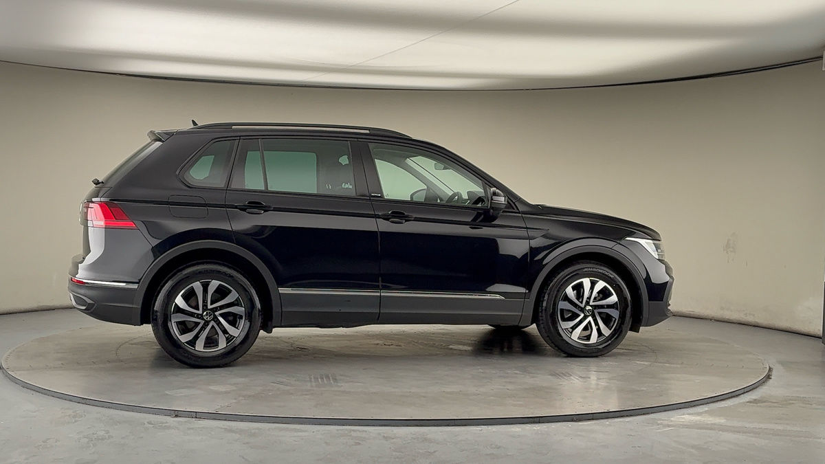 More views of Volkswagen Tiguan