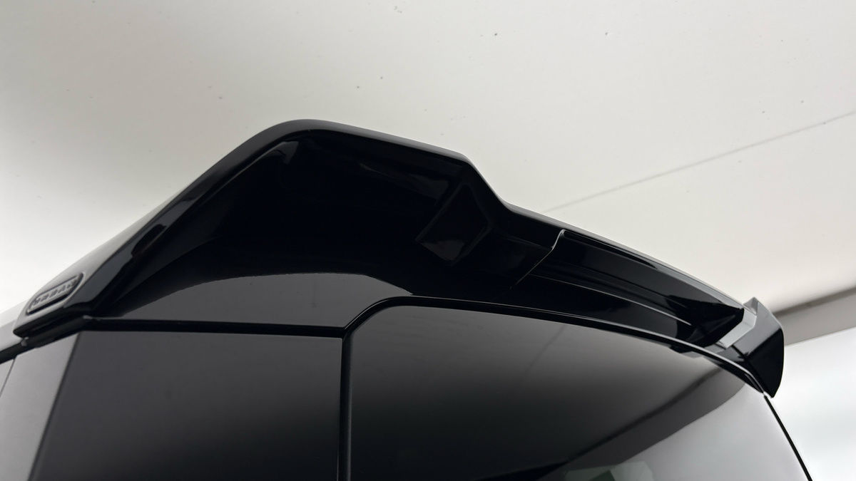 Land Rover Defender 110 Urban Image 30