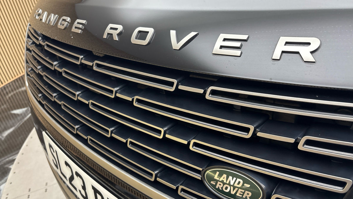 More views of Land Rover Range Rover