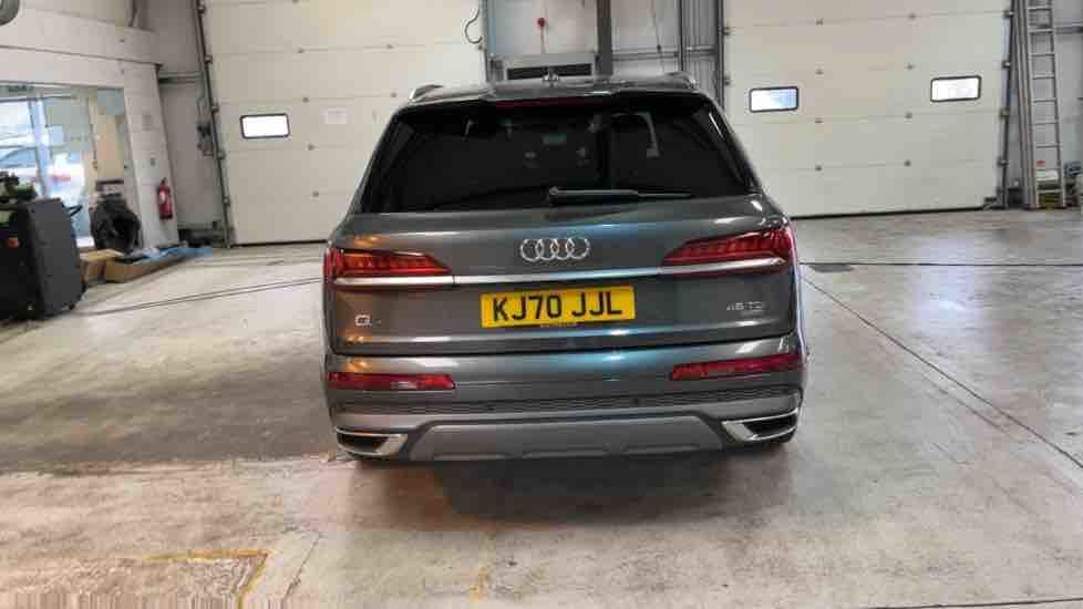 More views of Audi Q7