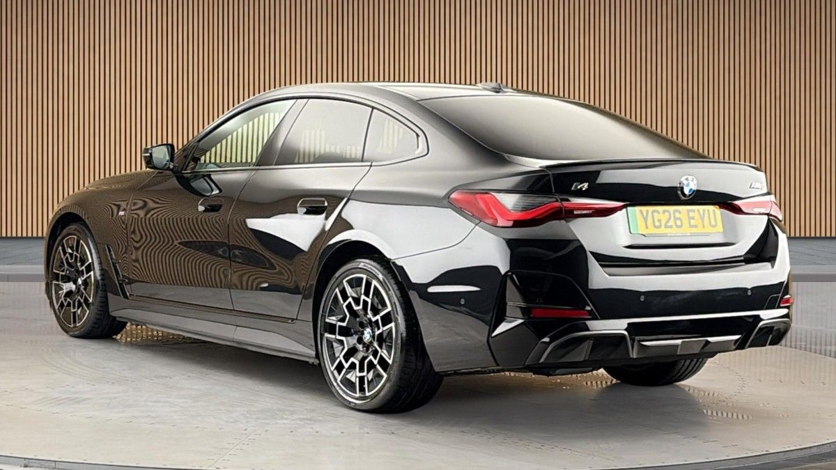 BMW i4 Image 2