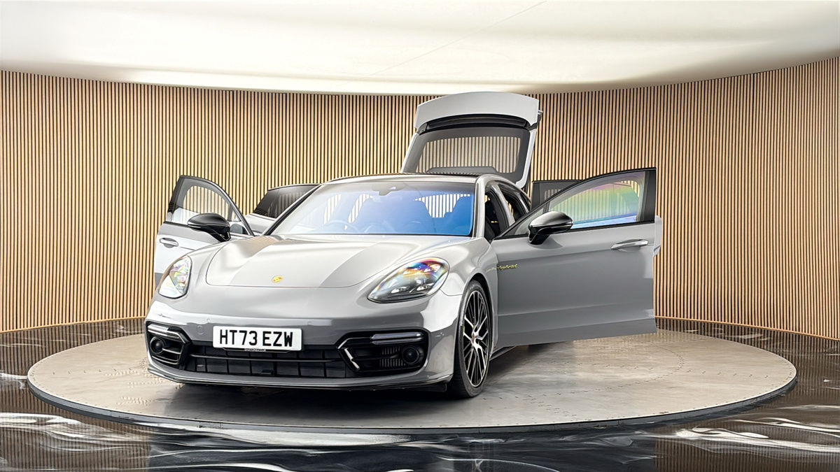 More views of Porsche Panamera