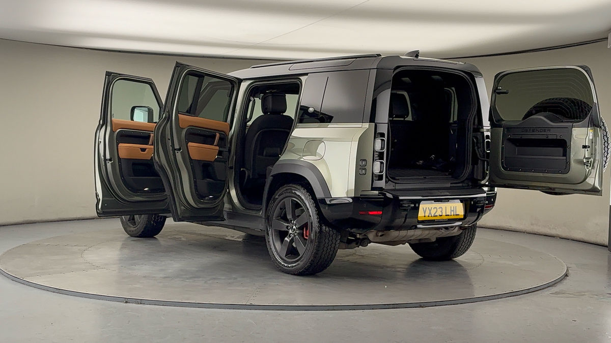 More views of Land Rover Defender 110