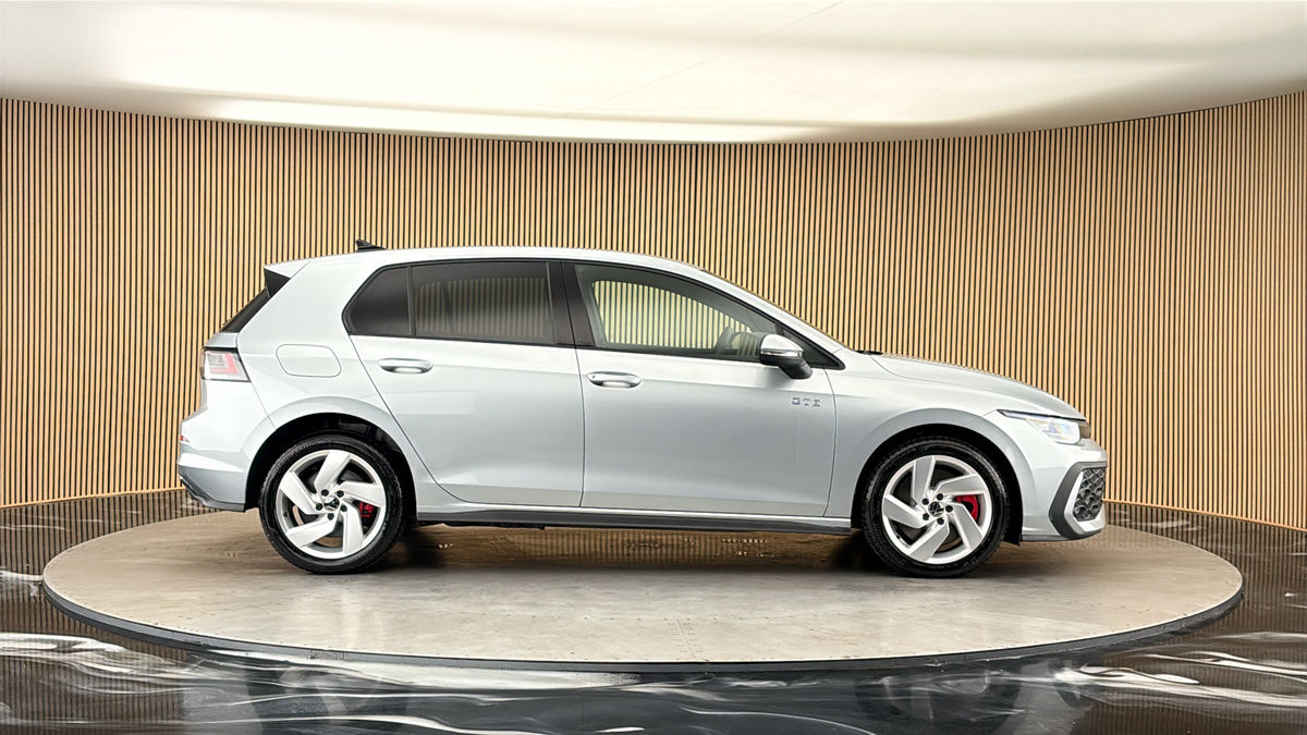 Volkswagen Golf Image 16