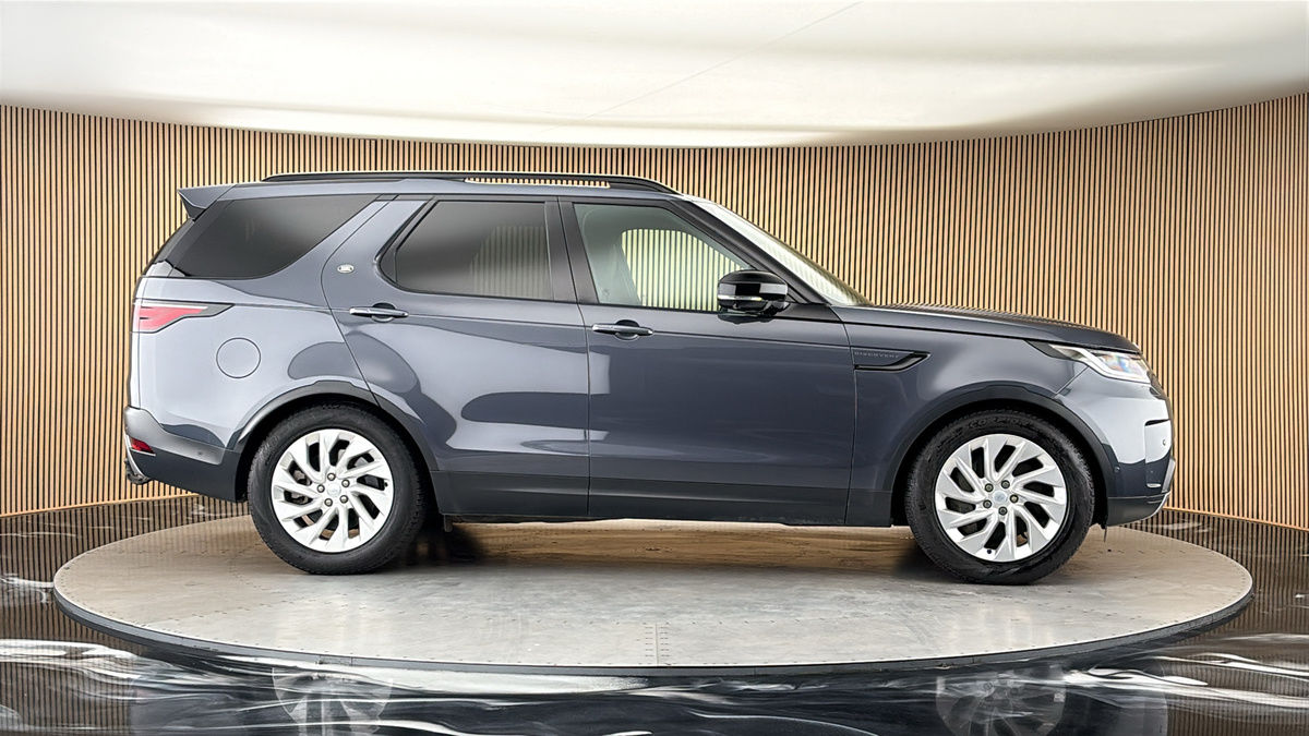 More views of Land Rover Discovery