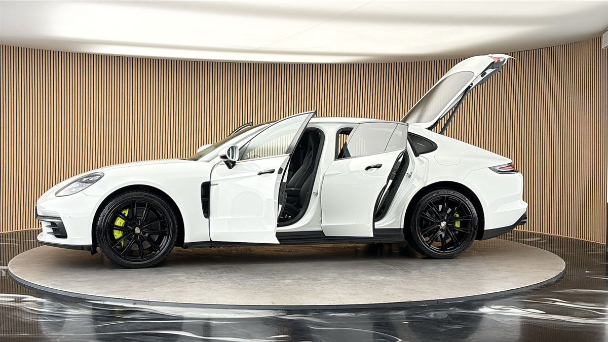 More views of Porsche Panamera