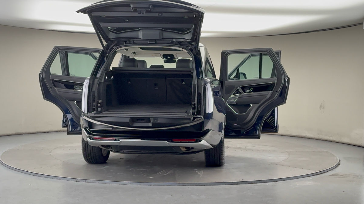 More views of Land Rover Range Rover