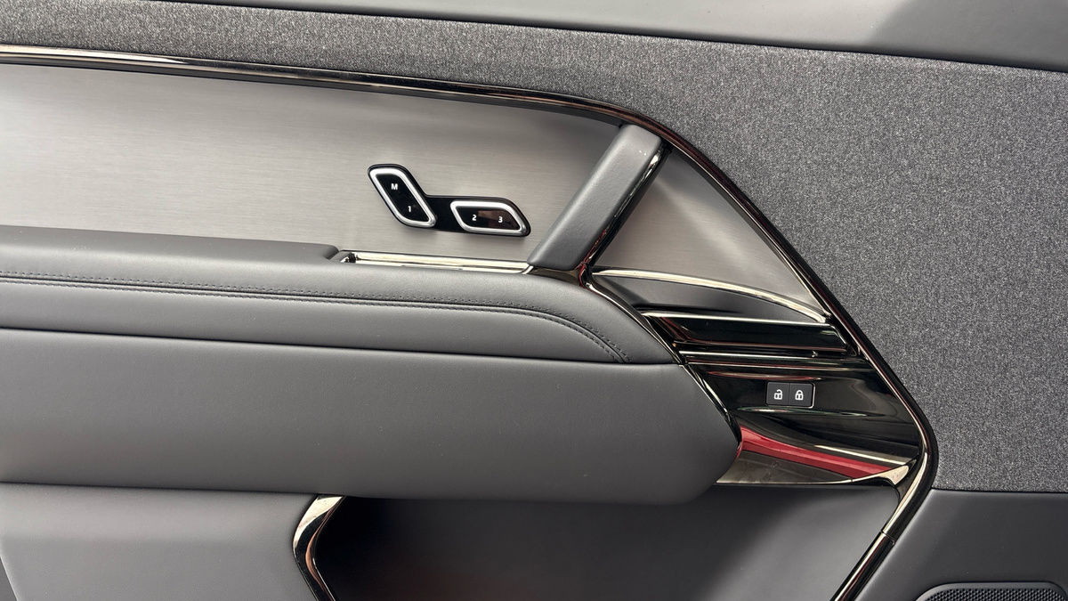 Land Rover Range Rover Sport Image 19