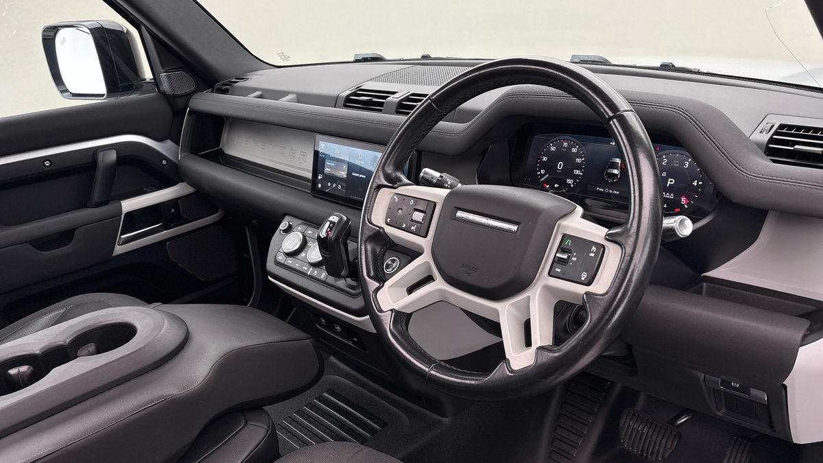 Land Rover Defender 90 Image 5
