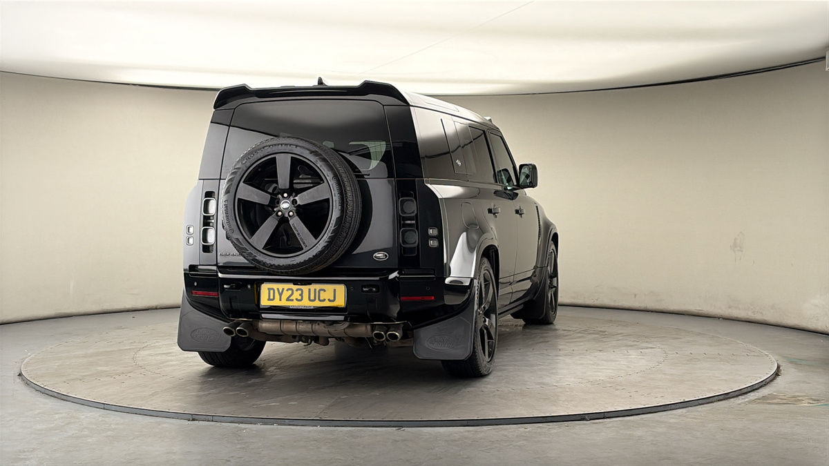 More views of Land Rover Defender 110