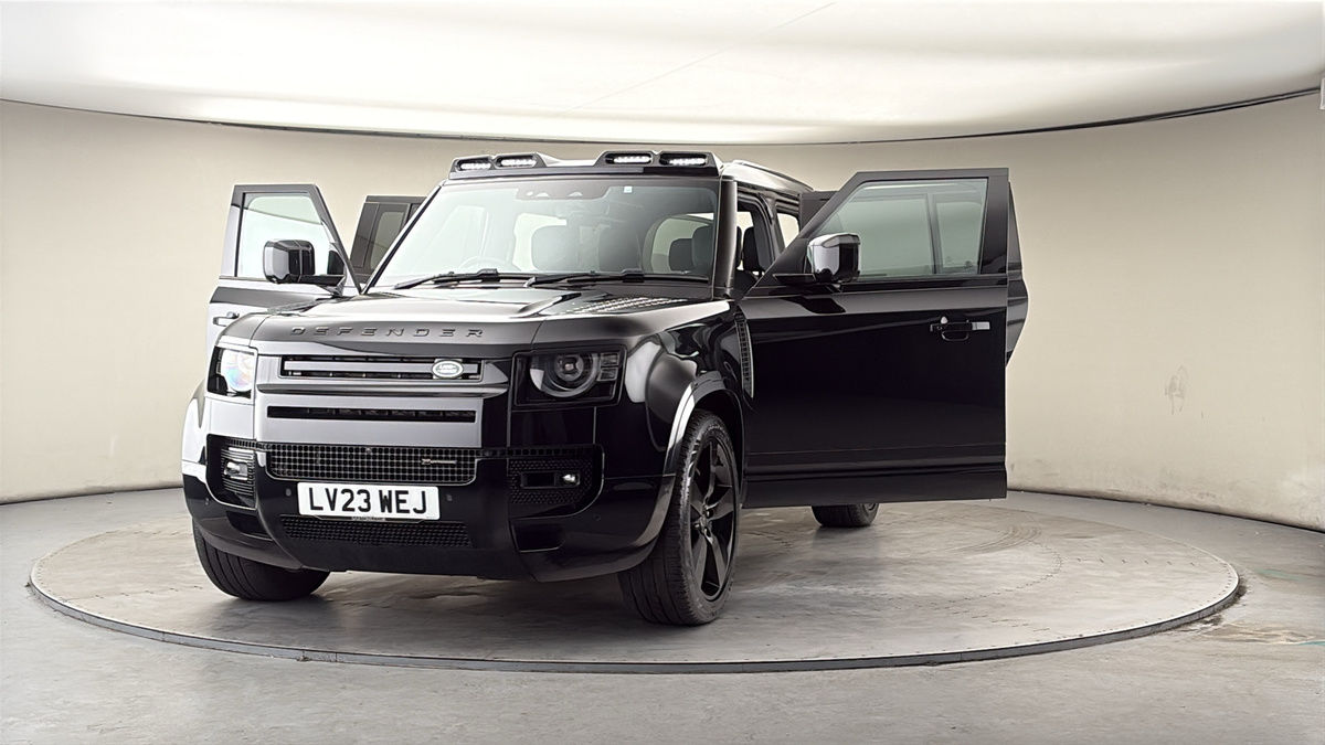 More views of Land Rover Defender 110