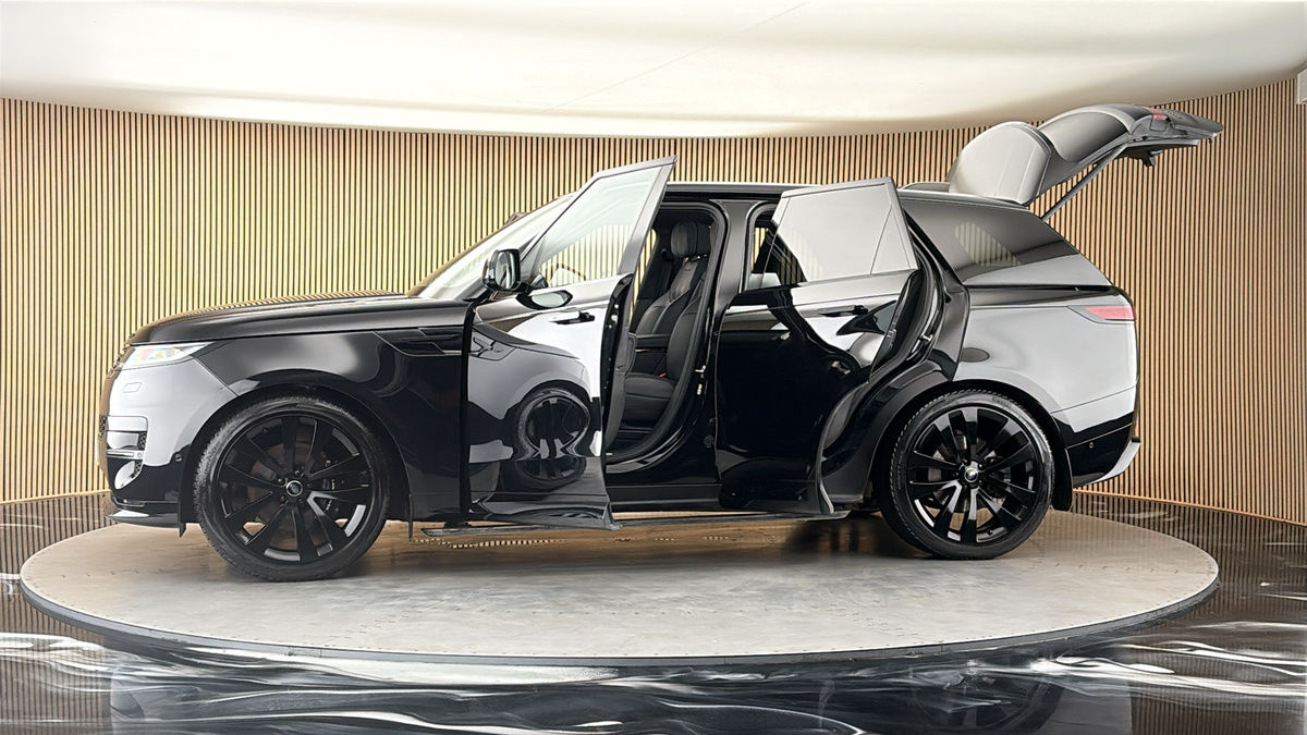 More views of Land Rover Range Rover Sport