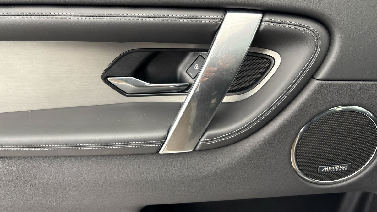 Land Rover Discovery Sport Image 19