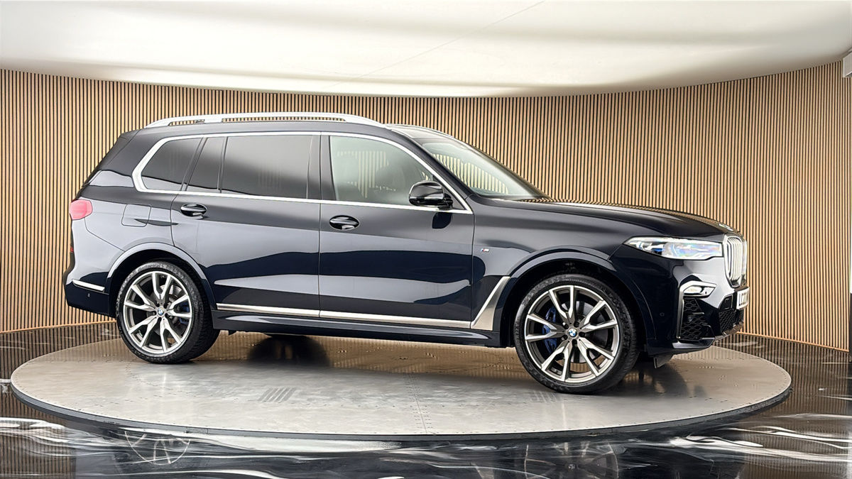 More views of BMW X7