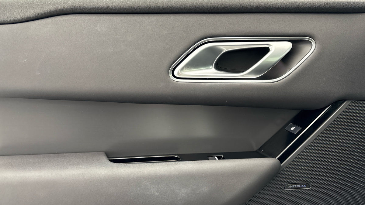 Land Rover Range Rover Velar Image 19