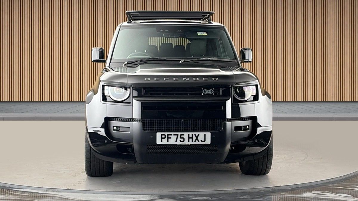 Land Rover Defender 110 Image 3