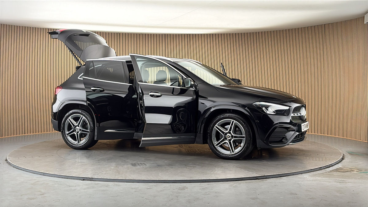More views of Mercedes-Benz GLA