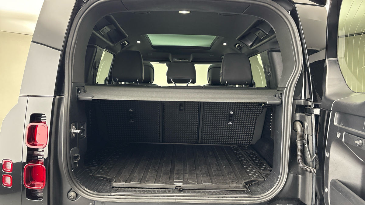 Land Rover Defender 110 Urban Image 11