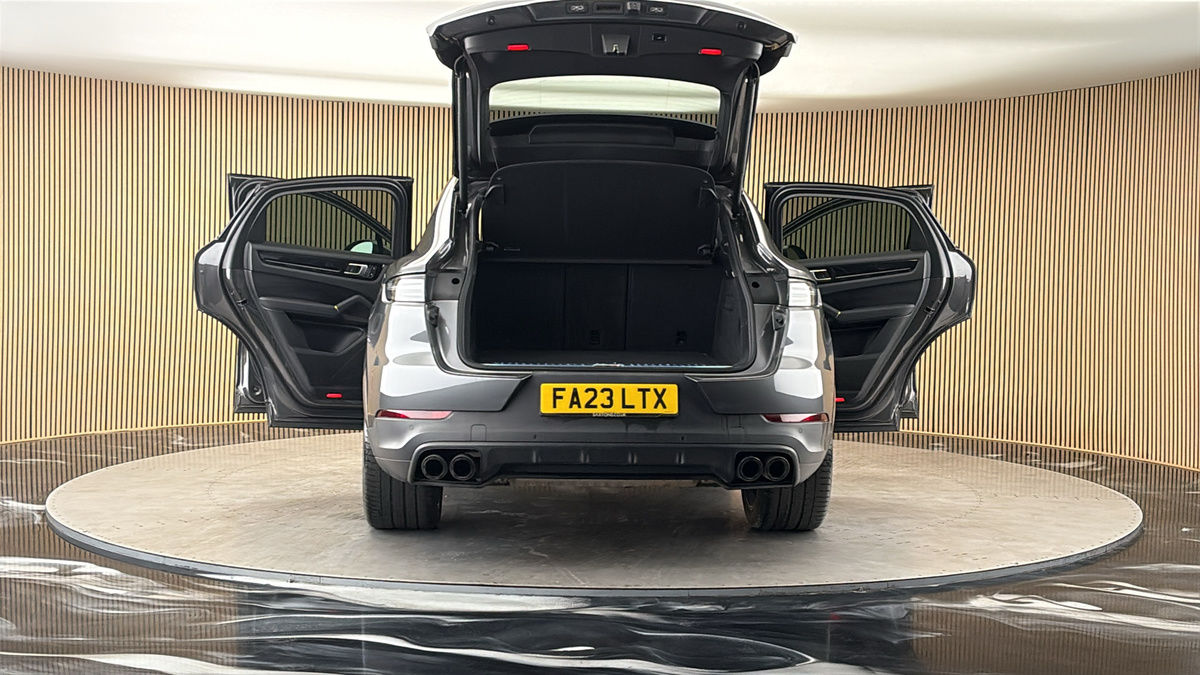 More views of Porsche Cayenne