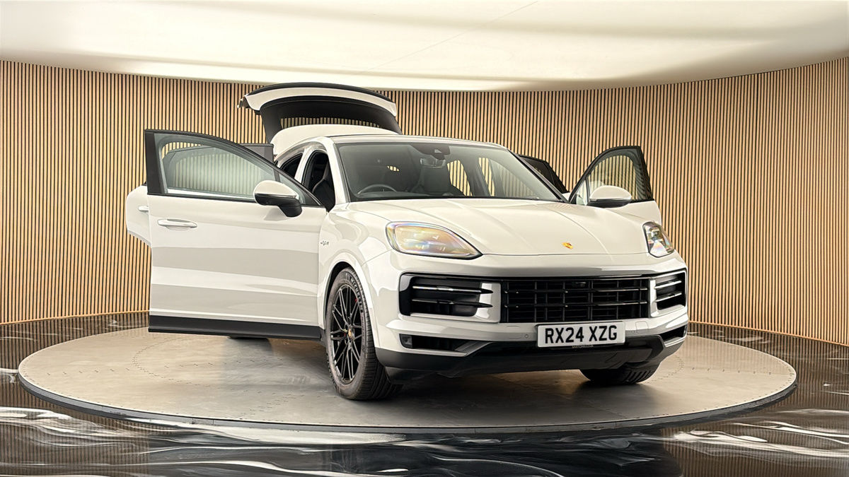 More views of Porsche Cayenne
