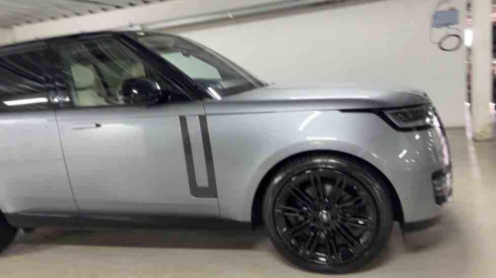 More views of Land Rover Range Rover