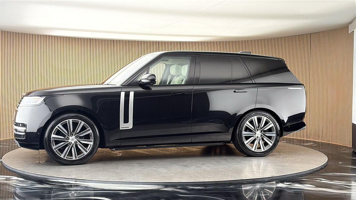 More views of Land Rover Range Rover