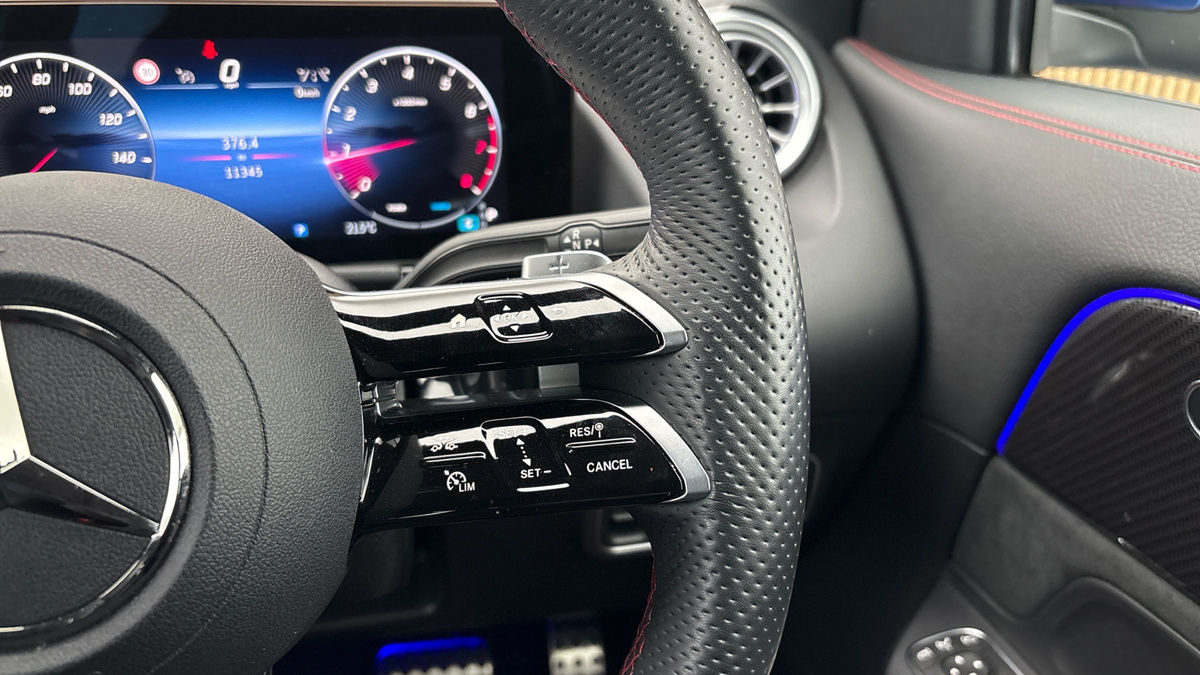 Mercedes-Benz GLA Image 14