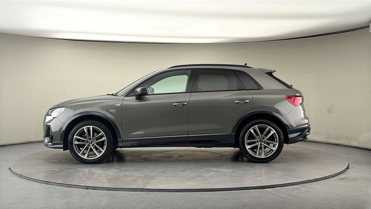 More views of Audi Q3